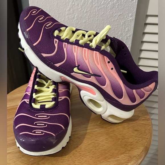 Nike Air Vapor Max Plus - Picture 1 of 6